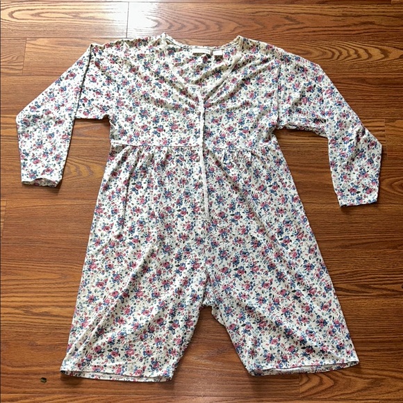 Vintage Paris Sports Club, “Pearl” Button, Lace, Floral Long Sleeve 90s Romper S - Picture 1 of 6